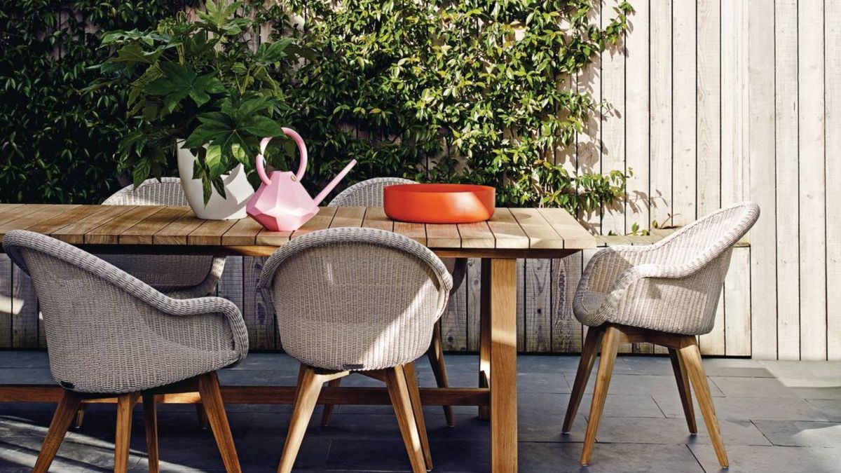 5 zufriedenstellende Schritte zum Reinigen von Gartenmöbeln aus Teakholz – zur Erfrischung im Hochsommer und zur saisonalen Lagerung