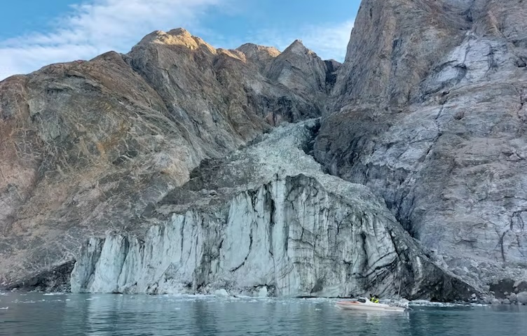 Dickson Fjord in August 2023. Just a few weeks later, a large chunk of the mountain would slide into the ocean. Wieter Boone / Flanders Marine Institute
