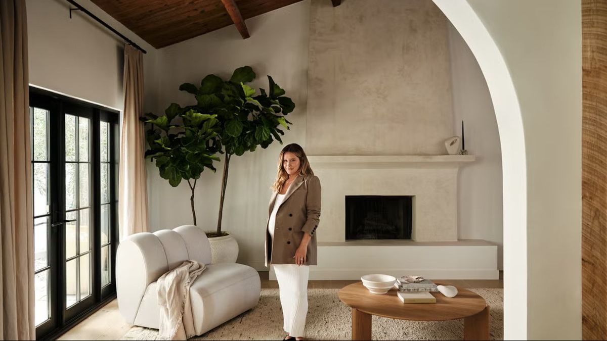 Ashley Tisdale verleiht ihrem Zuhause eine „gemütliche, einladende Atmosphäre“ mit Teppichfarben, die „in jedem Raum gut funktionieren“ – kaufen Sie den Look für unter 120 $