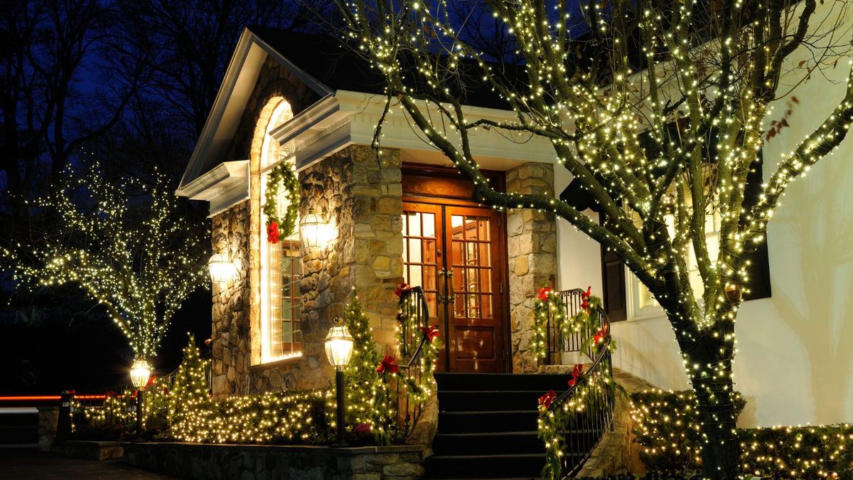 Sollten Sie zu Weihnachten Solarleuchten verwenden? 5 Gründe, warum Experten Nein sagen, und was Sie stattdessen tun sollten