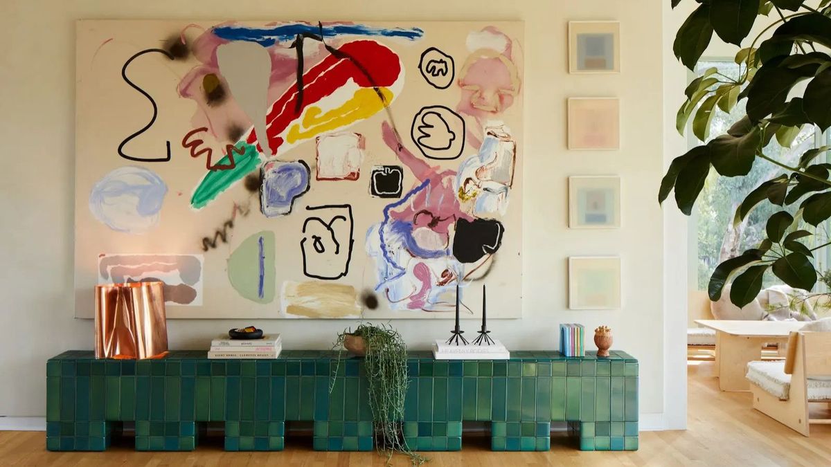 Was 5 verschiedene Designer Ihnen sagen würden, was Sie mit einer leeren Wand machen sollen