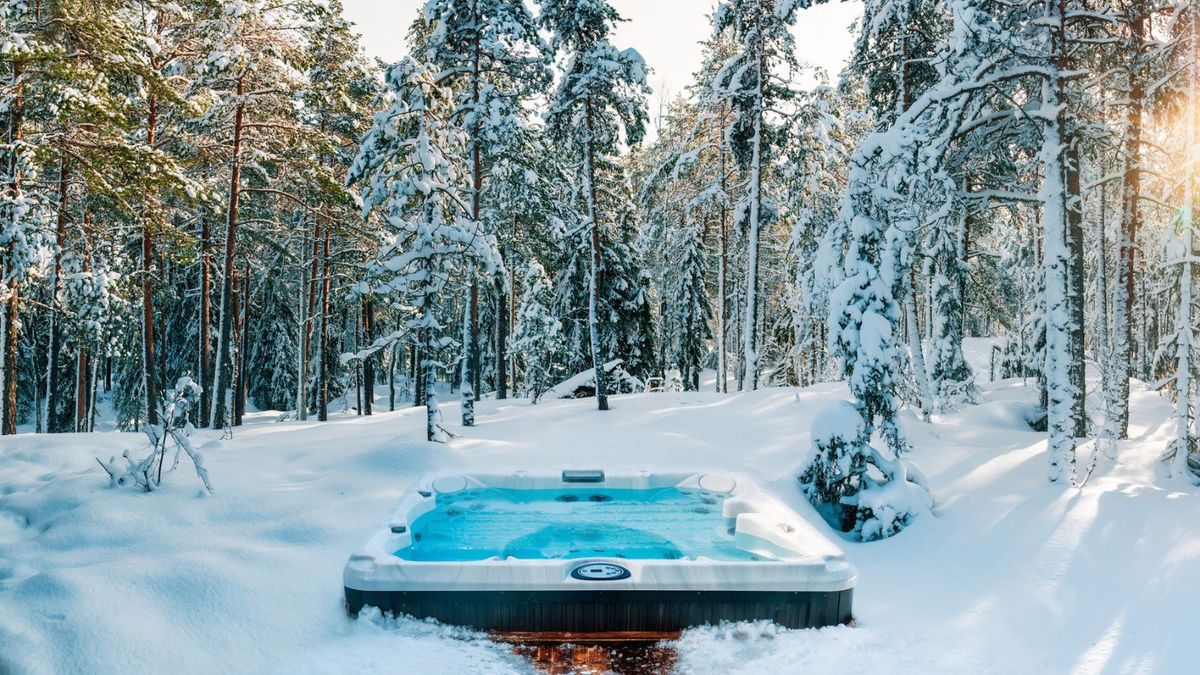 Ist es sicher, im Winter einen Whirlpool zu benutzen? Experten erklären, wie man es sorgenfrei macht