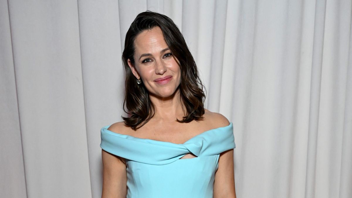 Jennifer Garner sagt, die dekorative Küchenmaschine sei so hübsch, dass sie „fast nicht echt aussieht“ – und sie verwendet sie für perfekte englische Muffins