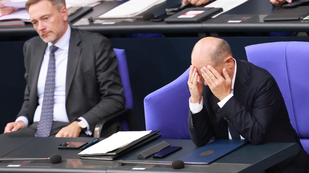 Politisches Erdbeben im Land11.06.2024 21:39Bundeskanzler Scholz entlässt den Finanzminister und stellt die Koalition vor den Auseinanderbruch
