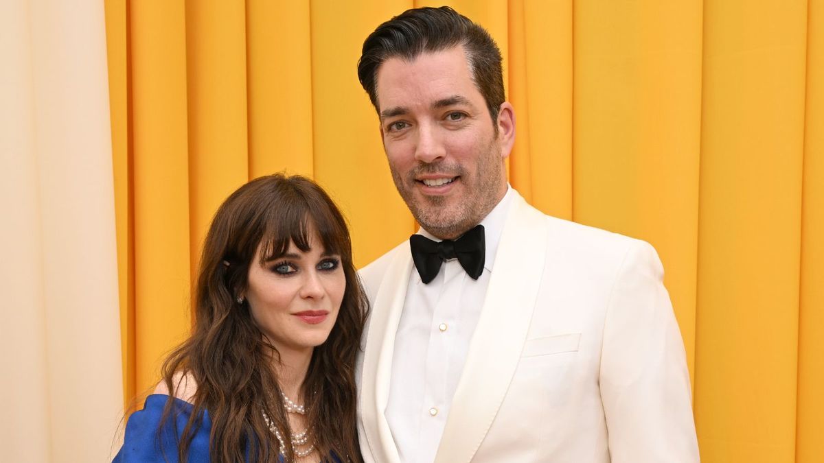 Die Weihnachtsdekoration von Zooey Deschanel und Johnathan Scott verwendet ein trendiges Farbschema mit klassischen Motiven für die beste Weihnachtsdekoration, die ich dieses Jahr gesehen habe