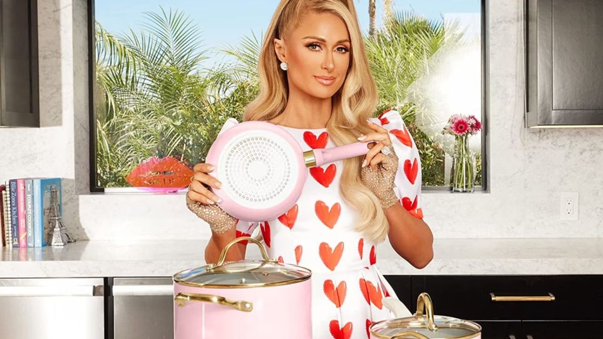 Die „Lieblingssachen“ von Paris Hilton haben alle eines gemeinsam: Sie eignen sich hervorragend als Geschenke für Rosa-Liebhaber (und die Preise sind bereits unter 15 $ erhältlich).