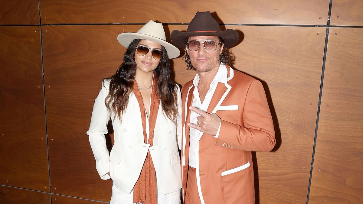 Camila McConaughey verwendet diesen bewährten Multikocher, um einen wohltuenden Dip zuzubereiten, der sich perfekt für kleine Zusammenkünfte eignet – ein modernes Must-Have für die Arbeitsplatte
