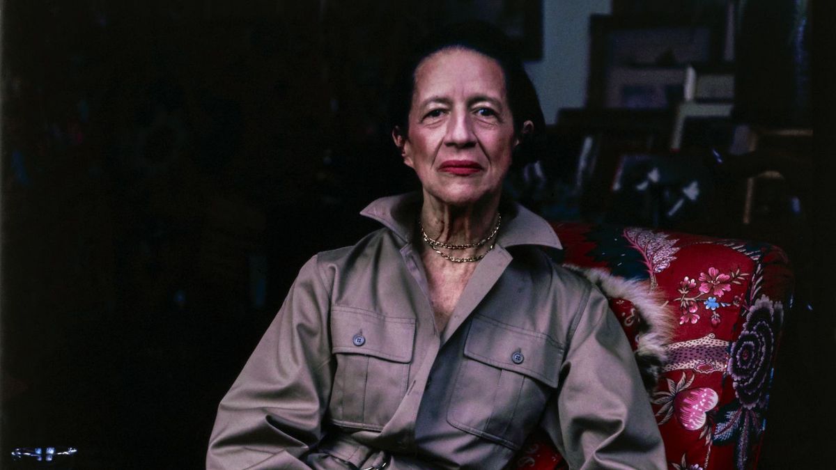 Diana Vreelands ikonisches Wohnzimmer „Garden in Hell“ demonstriert die zeitlose Kraft der Dekoration mit Rot