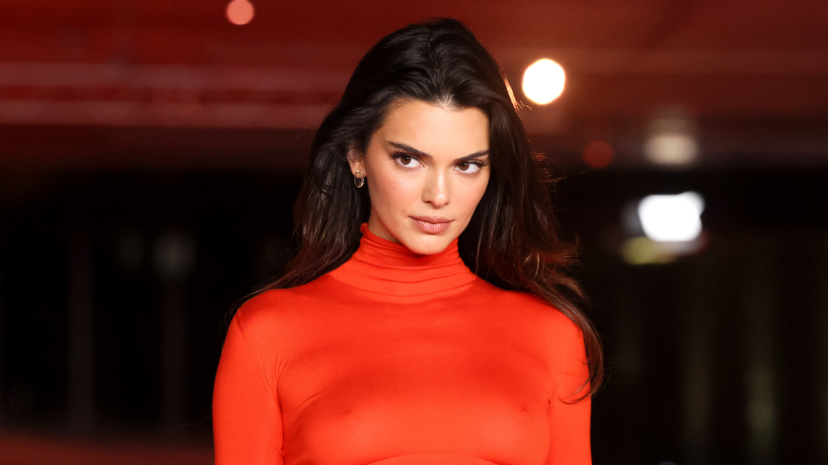 Kendall Jenners achtsames Raumduft-Accessoire ist ebenso stilvoll wie beruhigend – die skulpturale Form eignet sich perfekt für die Gestaltung eines Couchtisches