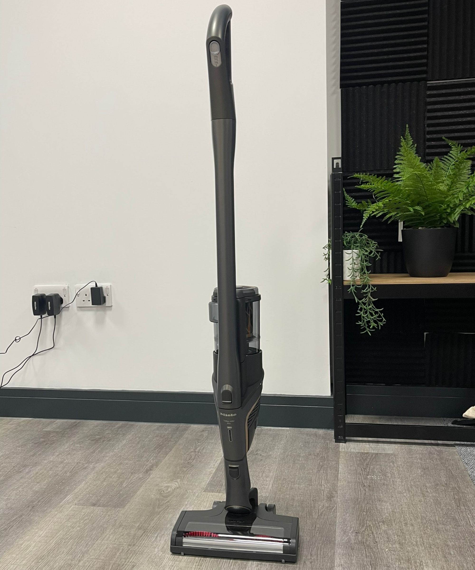 Miele Triflex HX2 Pro steht im Future-Testcenter alleine da