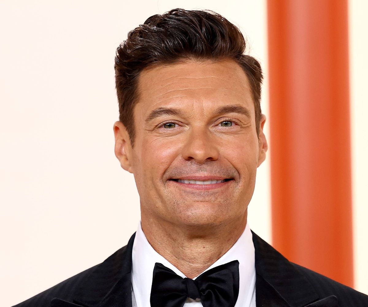 Ryan Seacrest hat einen Duft vom "ältesten Kerzenhersteller der Welt" in jedem Raum seiner Wohnung - er sagt, sie entspannen ihn sofort
