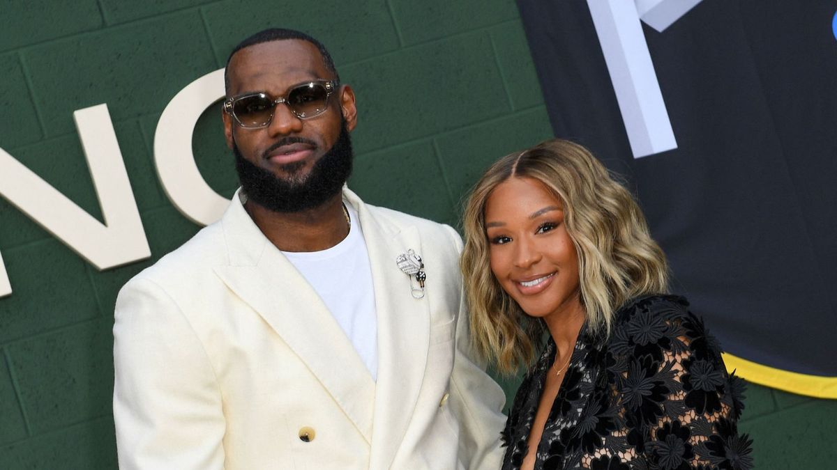 LeBron und Savannah James 'hohe Küchenschränke sind eine beeindruckende Nutzung von' Dead 'Space - Designer sagen, ihre Technik sei "diskret und hoch organisiert".