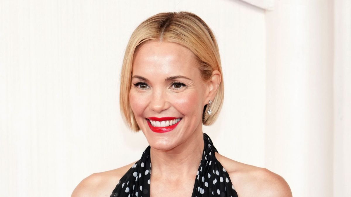 Leslie Bibbs klassische Küchenfarbe ist ein zeitloses Grundnahrungsmittel - Designer sagen, dass sie die perfekte „leere Kulisse“ für ihr modernes Bauernhaus -Programm dient