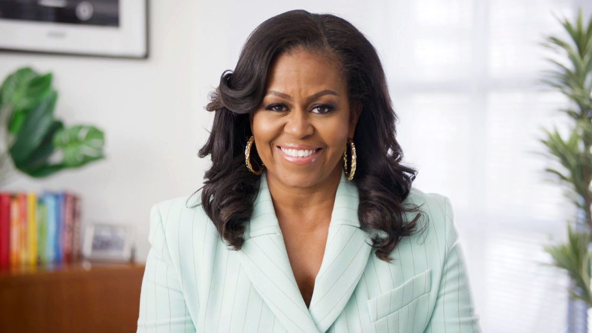 Der neutrale Akzentstuhl von Barack und Michelle Obama ist der perfekte Mittelpunkt des Wohnzimmers.