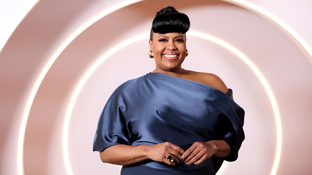 Natasha Rothwell liebt diese Schlafmaske so sehr, sie hat 10 gekauft - es ist das einfache, aber luxuriöse Accessoire, das Sie nicht gewusst haben, dass Sie es brauchten