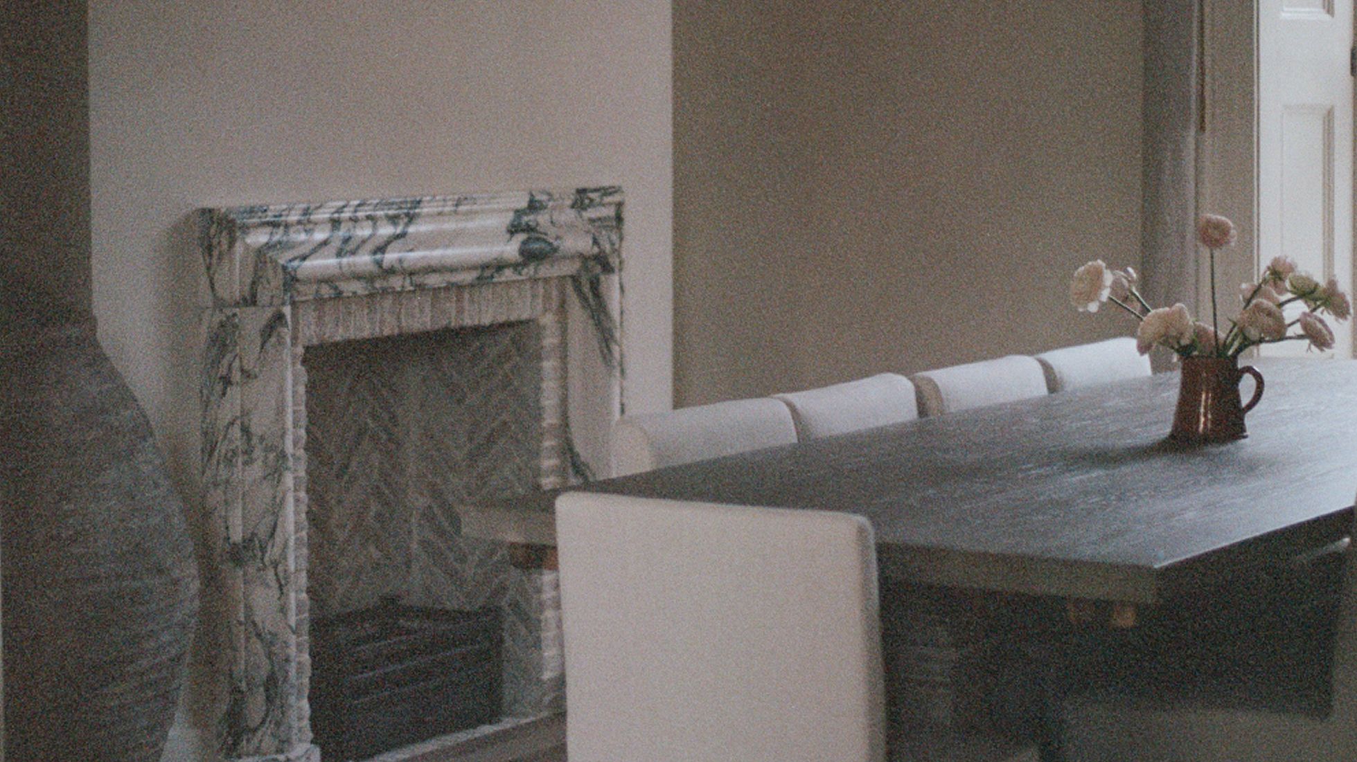 Es gibt drei Materialien, derer ich nie müde werde – und wenn sie zusammen verwendet werden, verleihen sie einem Raum ein magisches Gefühl