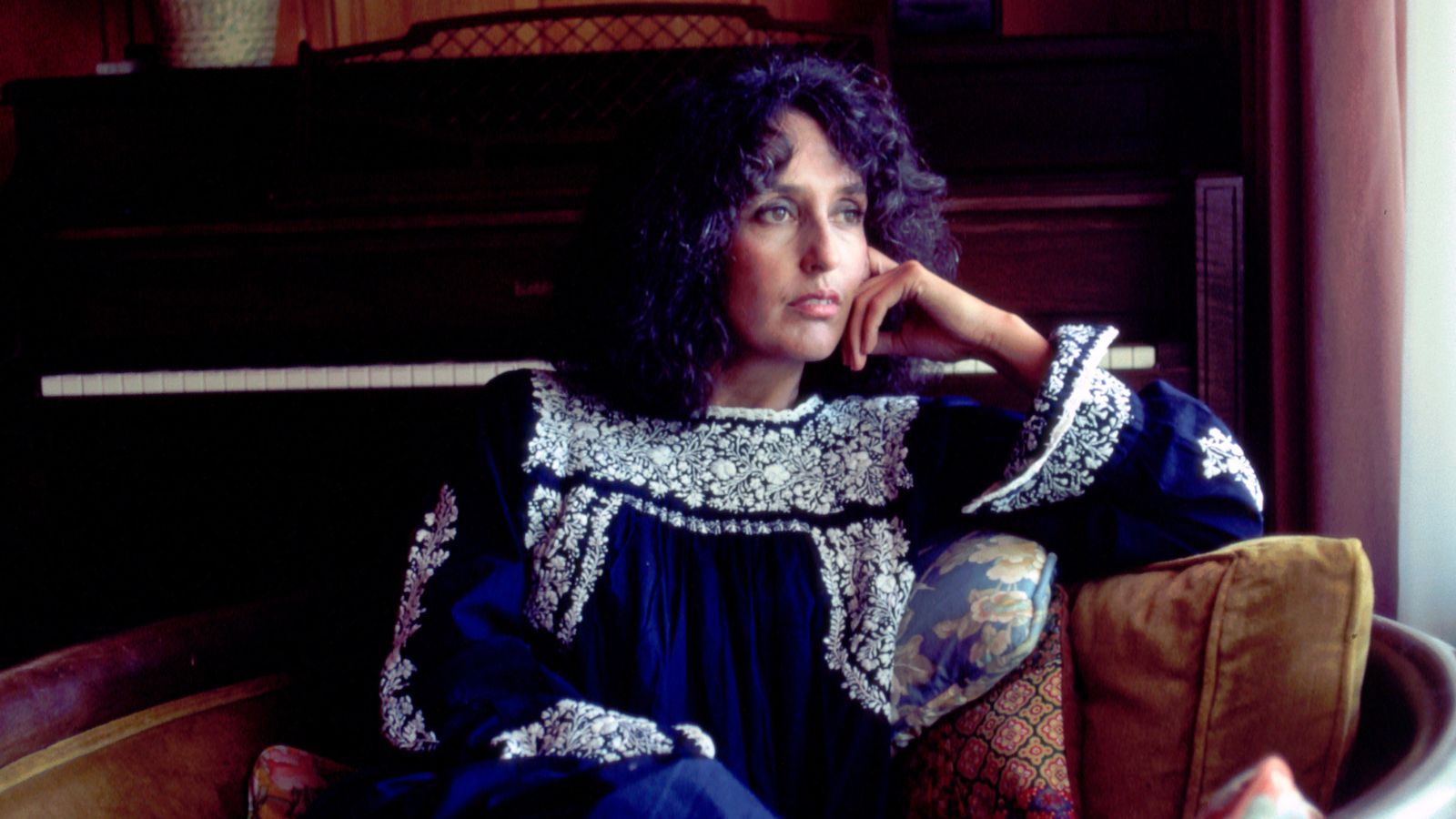 joan baez in her living room