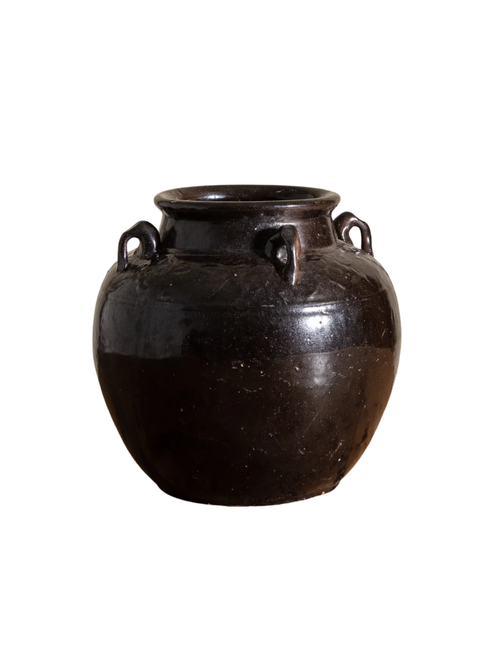 Schwarz glasierter Topf mit vier Henkeln