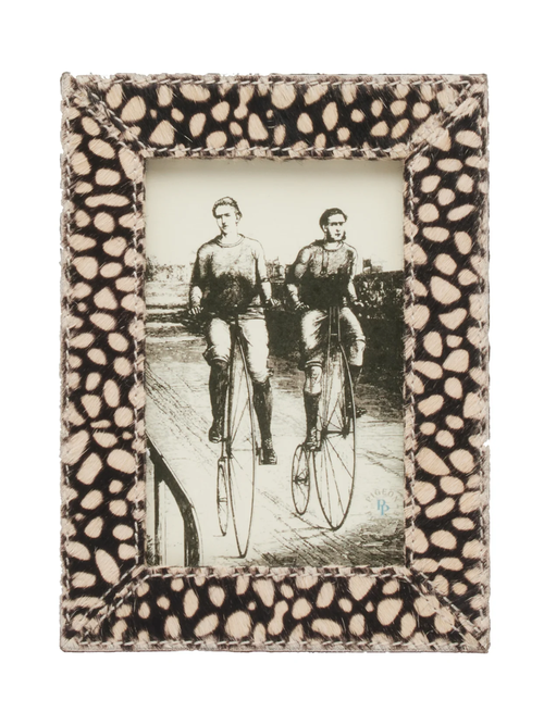 Hana-Bilderrahmen mit Geparden-Print und Haar-auf-Verstecken