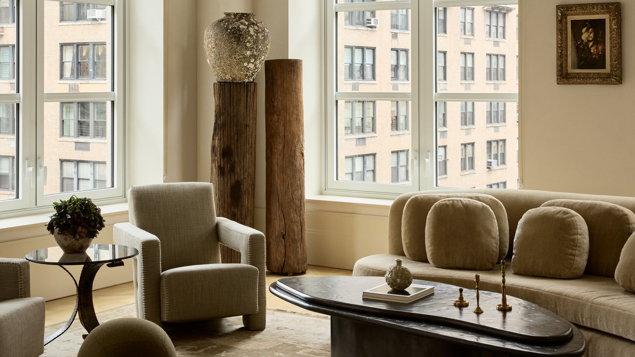 Altes und Neues mischen: Die Geheimnisse zur Schaffung eines Zuhauses, das sich kuratiert, ausgewogen und mühelos bewohnbar anfühlt