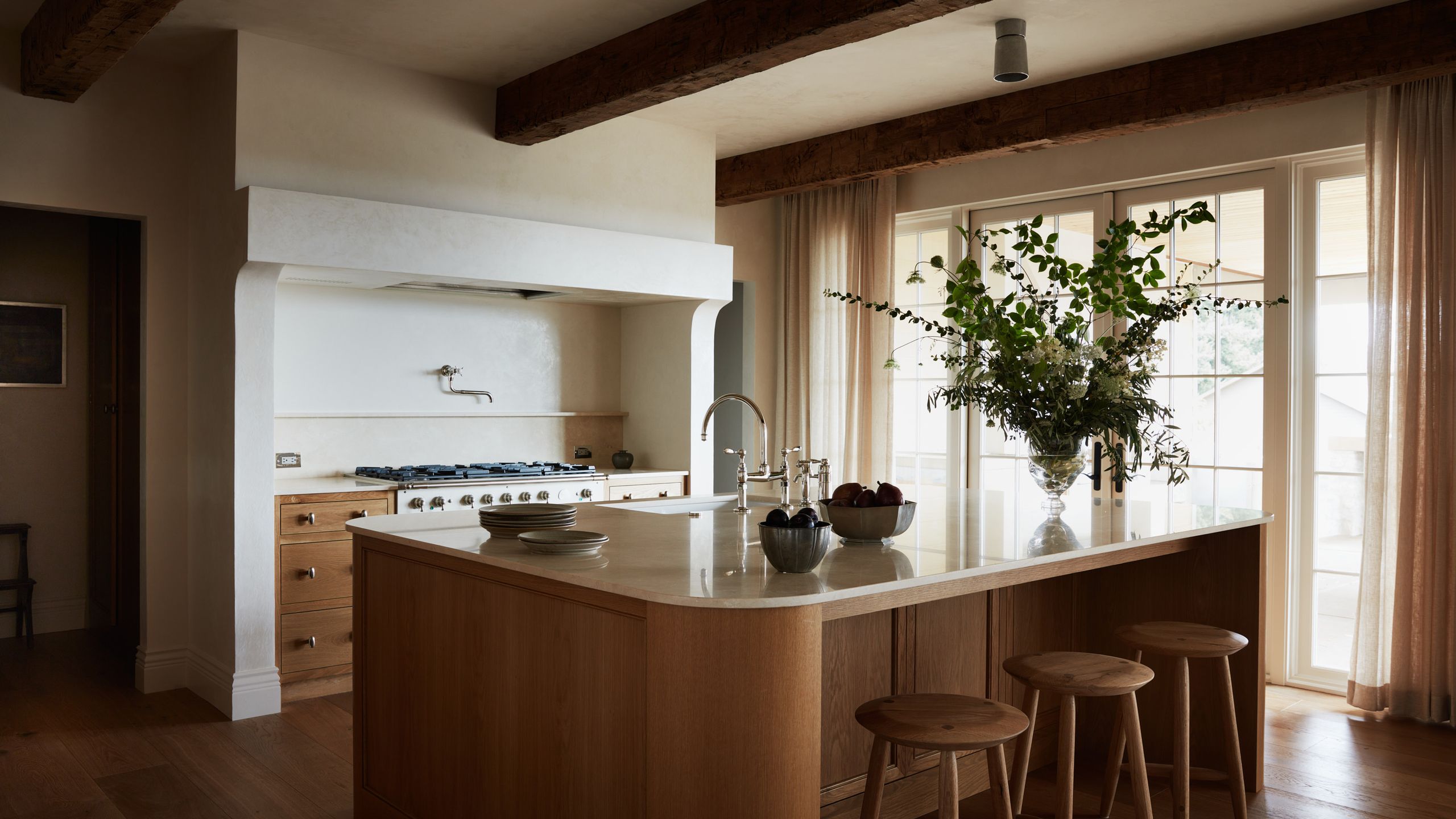 Dieser einst vergessene Designtrend ist zurück – und als Designer verlasse ich mich darauf, wenn es um weichere, schönere Räume geht