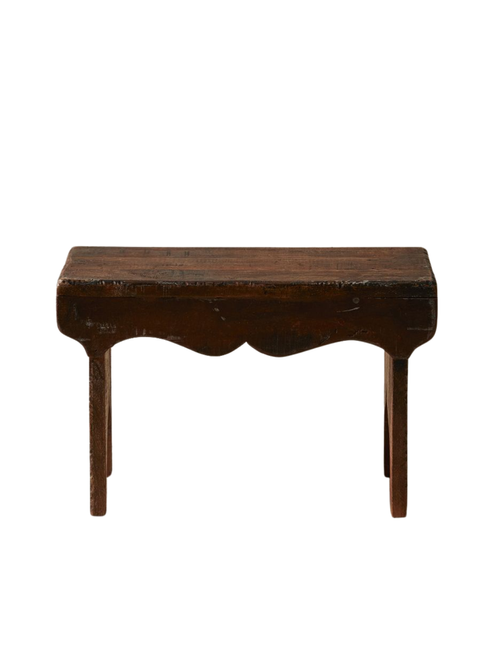 Dekorativer Sockel aus recyceltem Holz