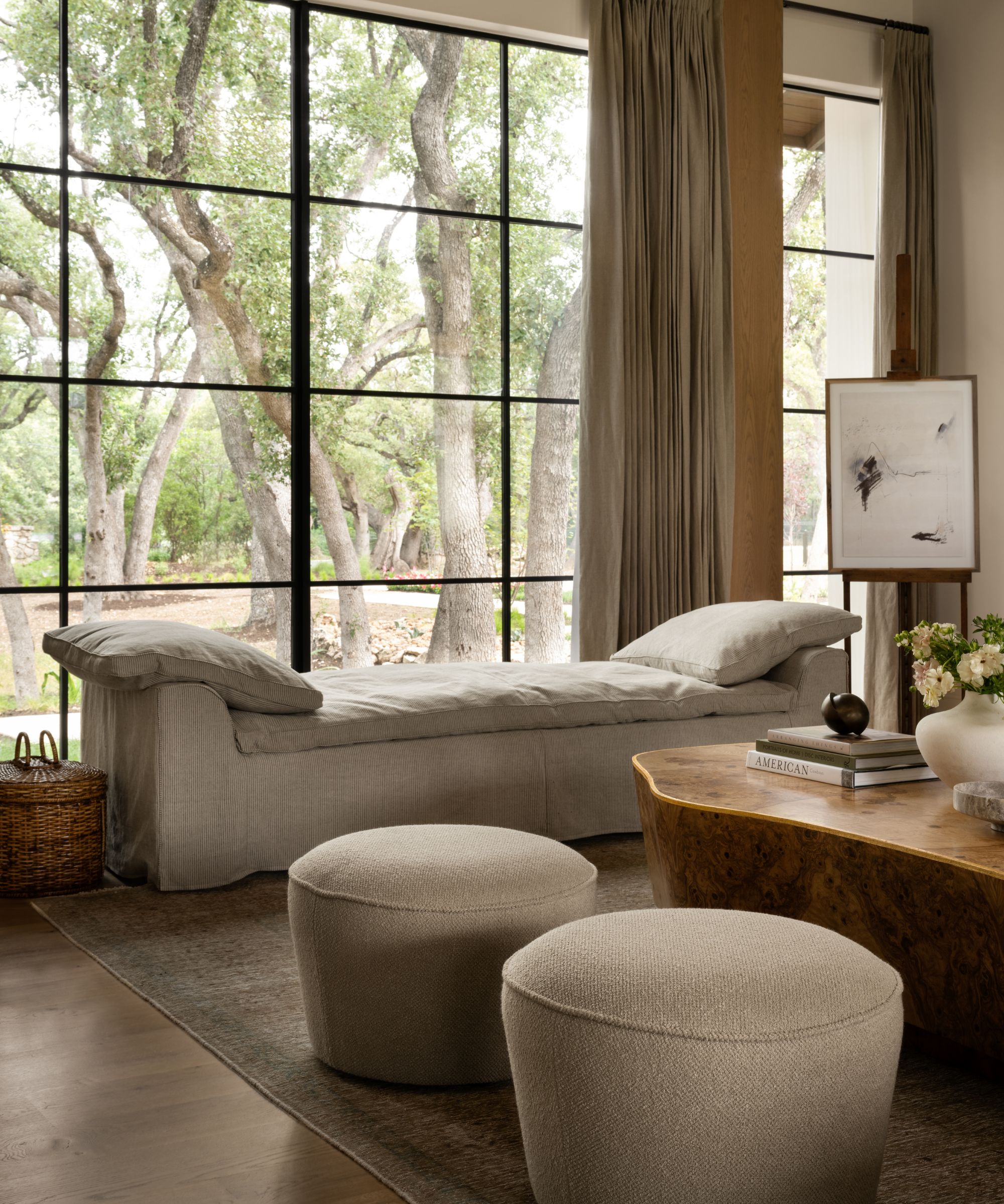 Studio McGee's The Oaks Project-Serie mit Bildern moderner, rustikaler Bauernhaus-Wohnzimmer