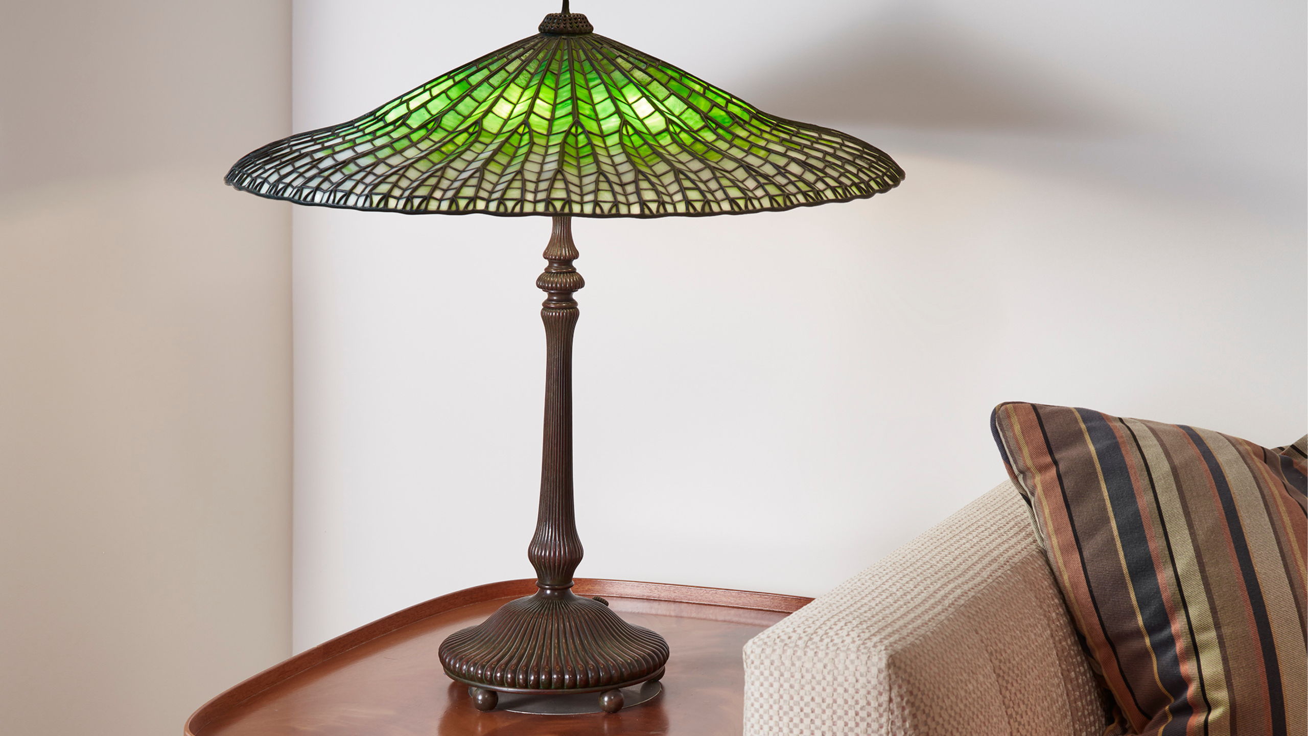 Tiffany-Lampen erleben ein großes Comeback – Warum diese bezaubernden Jugendstillampen im Jahr 2026 noch ikonischer werden