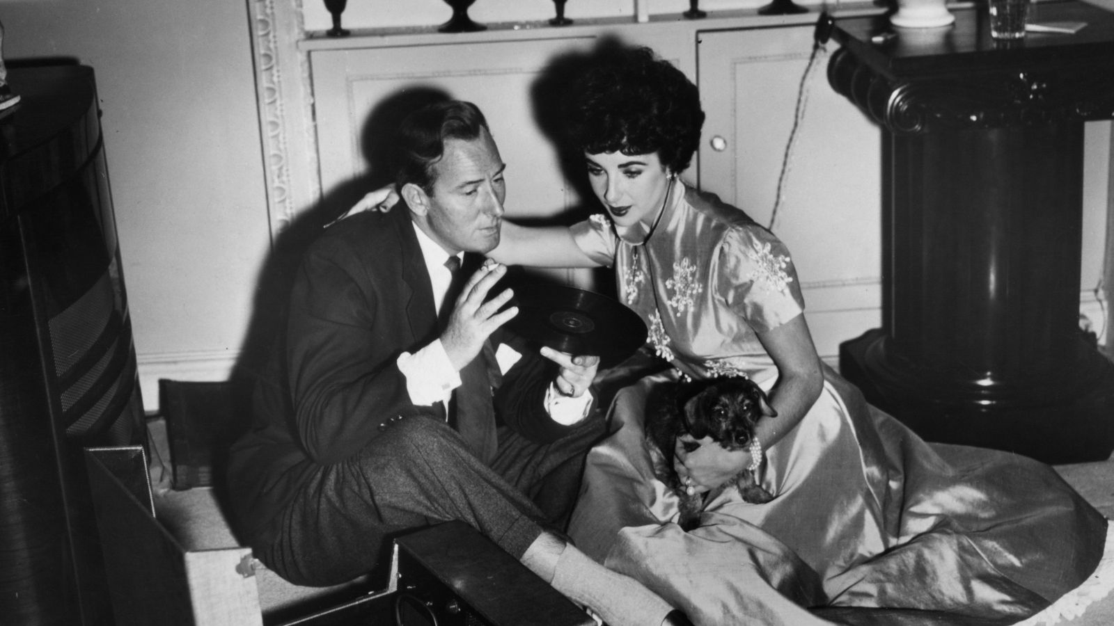 Elizabeth Taylor in ihrem 50er-Jahre-Wohnzimmer