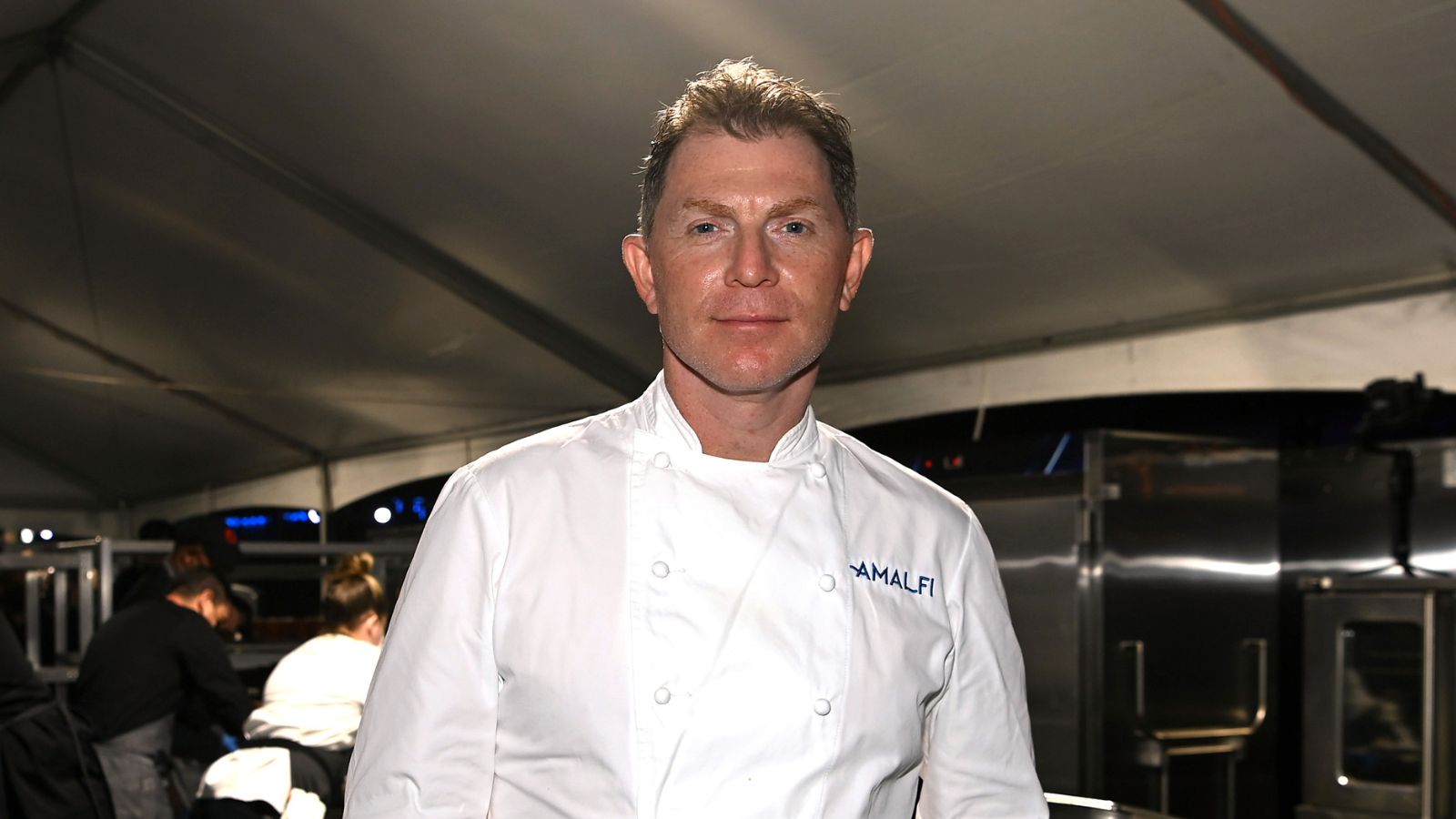 Bobby Flay auf neutralem Hintergrund