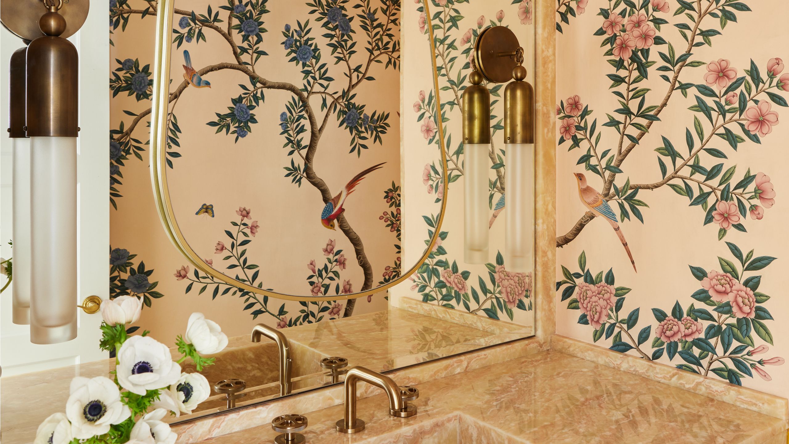 5 Badezimmer-Dekorationsregeln, die ich immer befolge – auch wenn es sonst niemand tut – die dafür sorgen, dass sich mein Raum luxuriöser, durchdachter und überraschend funktional anfühlt