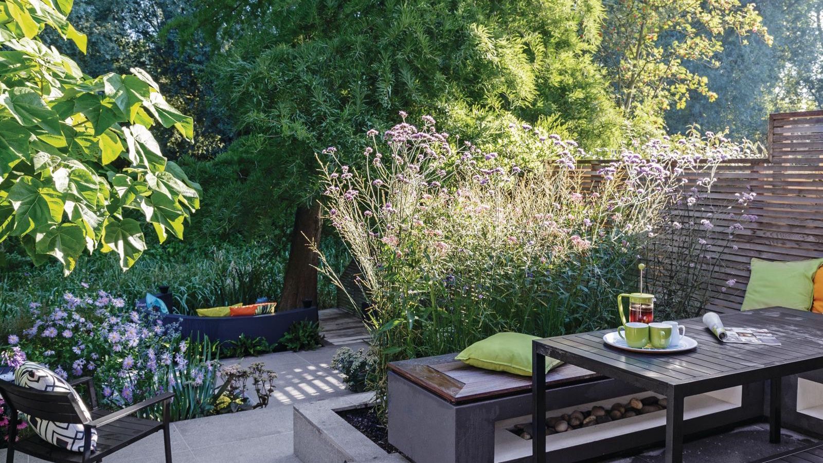 Spring garden with dining area