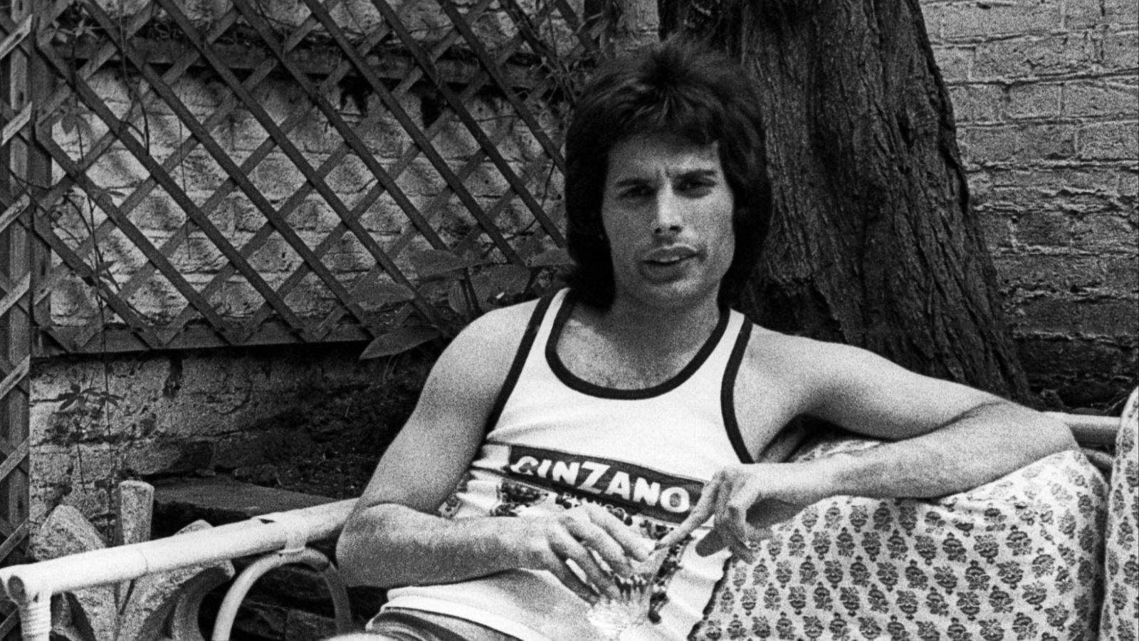 Freddy Mercury auf seiner Veranda