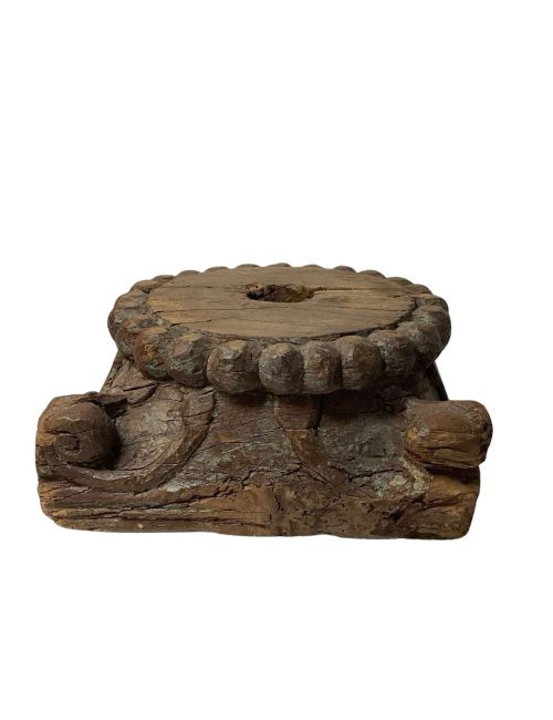 Antiker Gartenhocker mit Säulensockel aus Holz, handgeschnitzt im französischen Kolonialstil