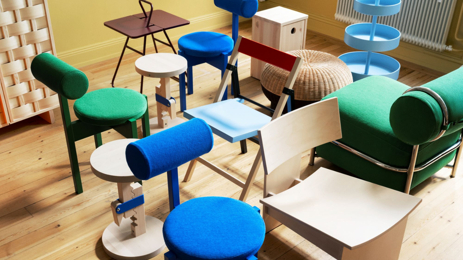 eine Auswahl an Möbeln aus der PS-Kollektion von IKEA