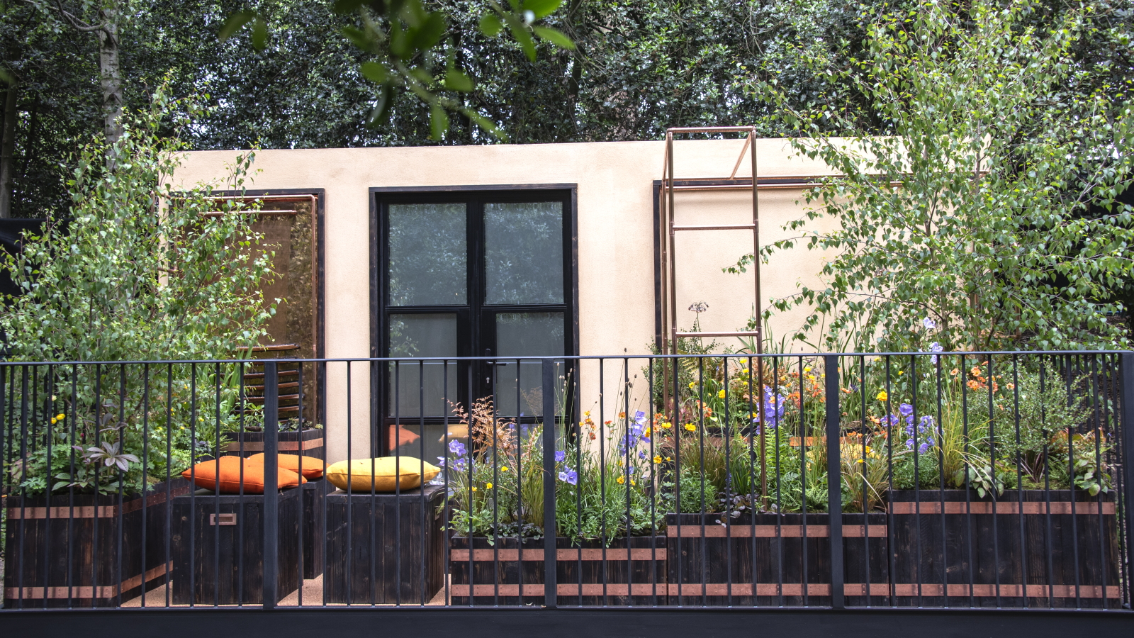 Der Balkongarten „Fettercairn: The Angels‘ Share“ auf der RHS Chelsea Flower Show 2026
