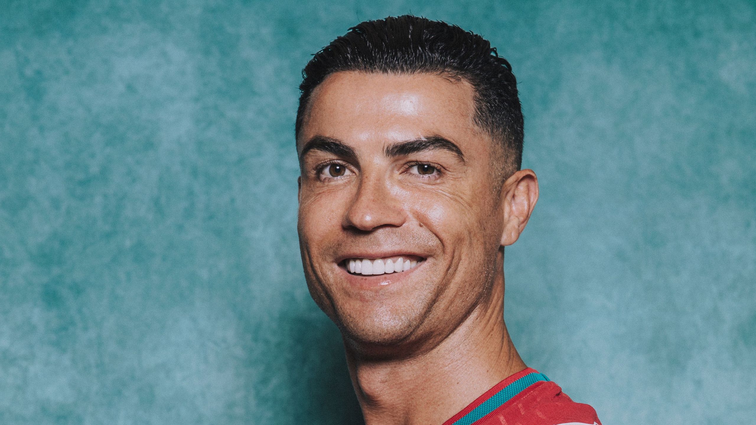 Die Küche von Cristiano Ronaldo und Georgina Rodríguez beweist, dass Weiß nicht steril ist – es ist die ultimative Lektion im warmen Minimalismus des Jahres 2026