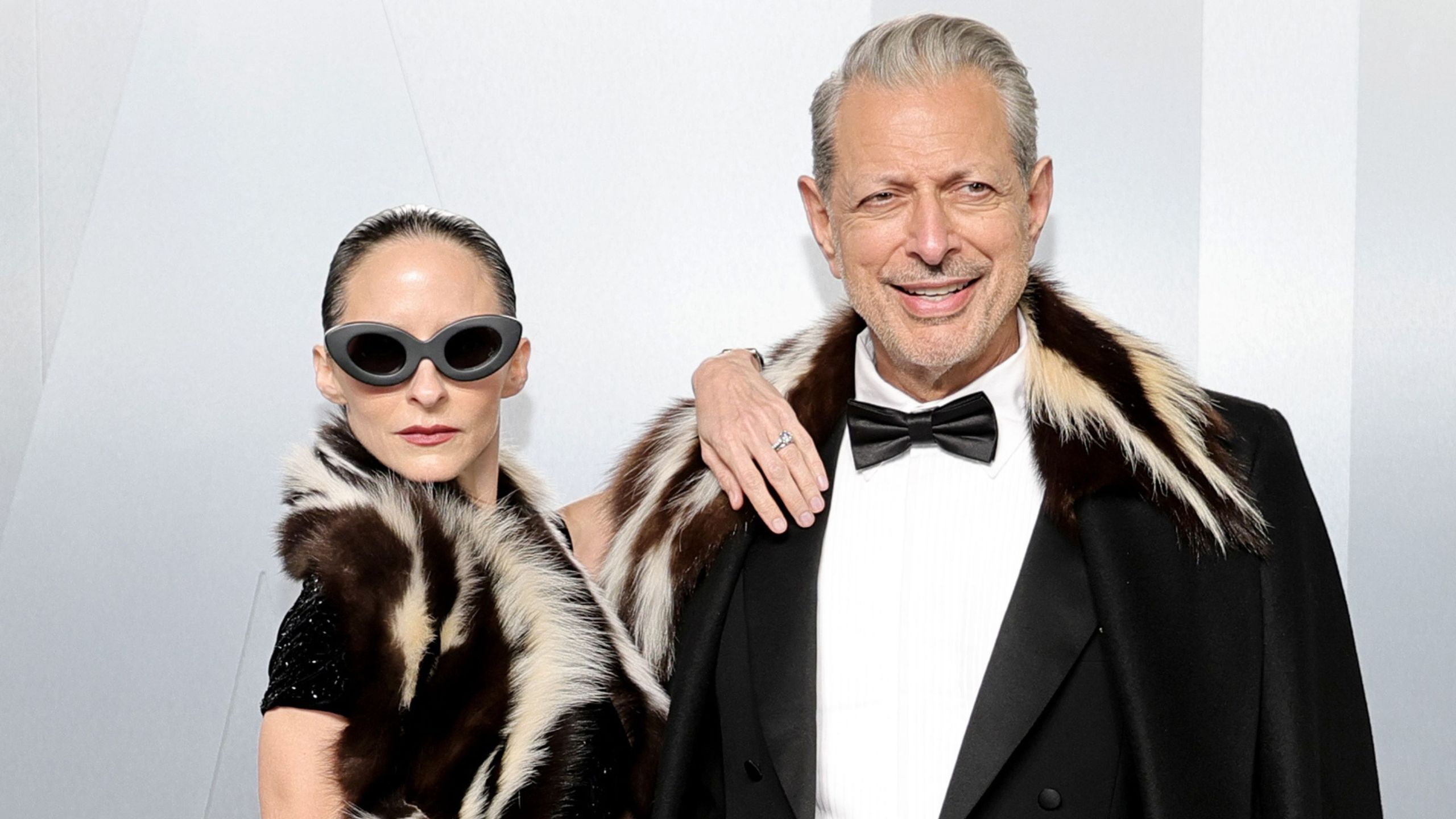 Die teure Schlafzimmer-Farbpalette von Emilie und Jeff Goldblum ist eine Meisterklasse in der Aktualisierung von Juwelentönen für 2026