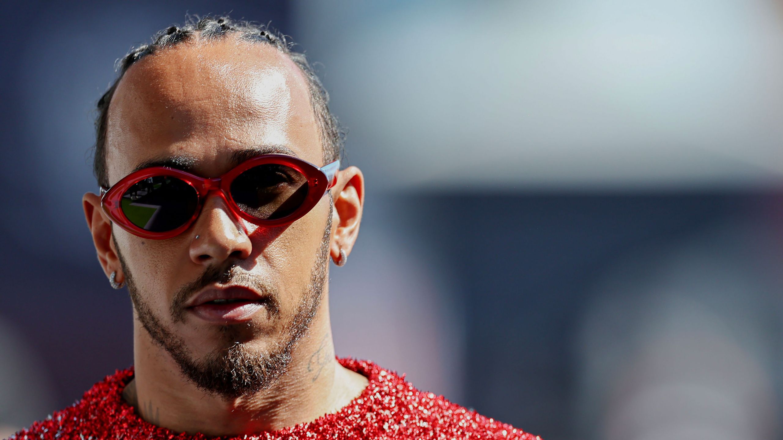 Der Balcony Garden von Lewis Hamilton ist ein Meisterkurs für die Schaffung von Privatsphäre und Schatten in einem kleinen Außenbereich