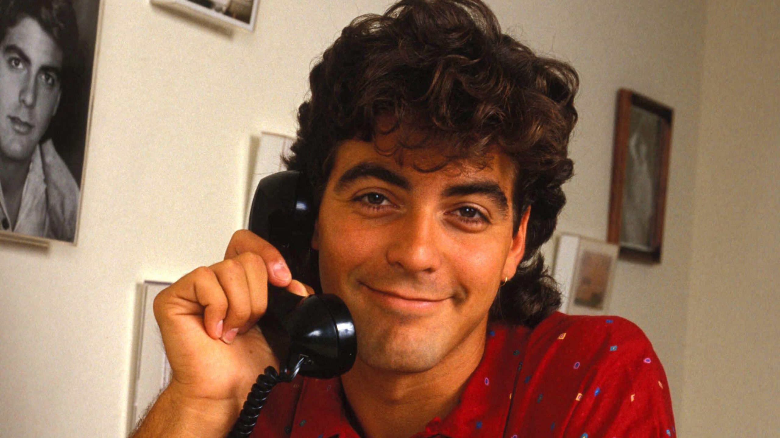 George Clooneys Küche in Los Angeles aus dem Jahr 1989 war weit entfernt von seiner luxuriösen Villa am Comer See, enthielt aber die DNA seines zeitlosen Stils