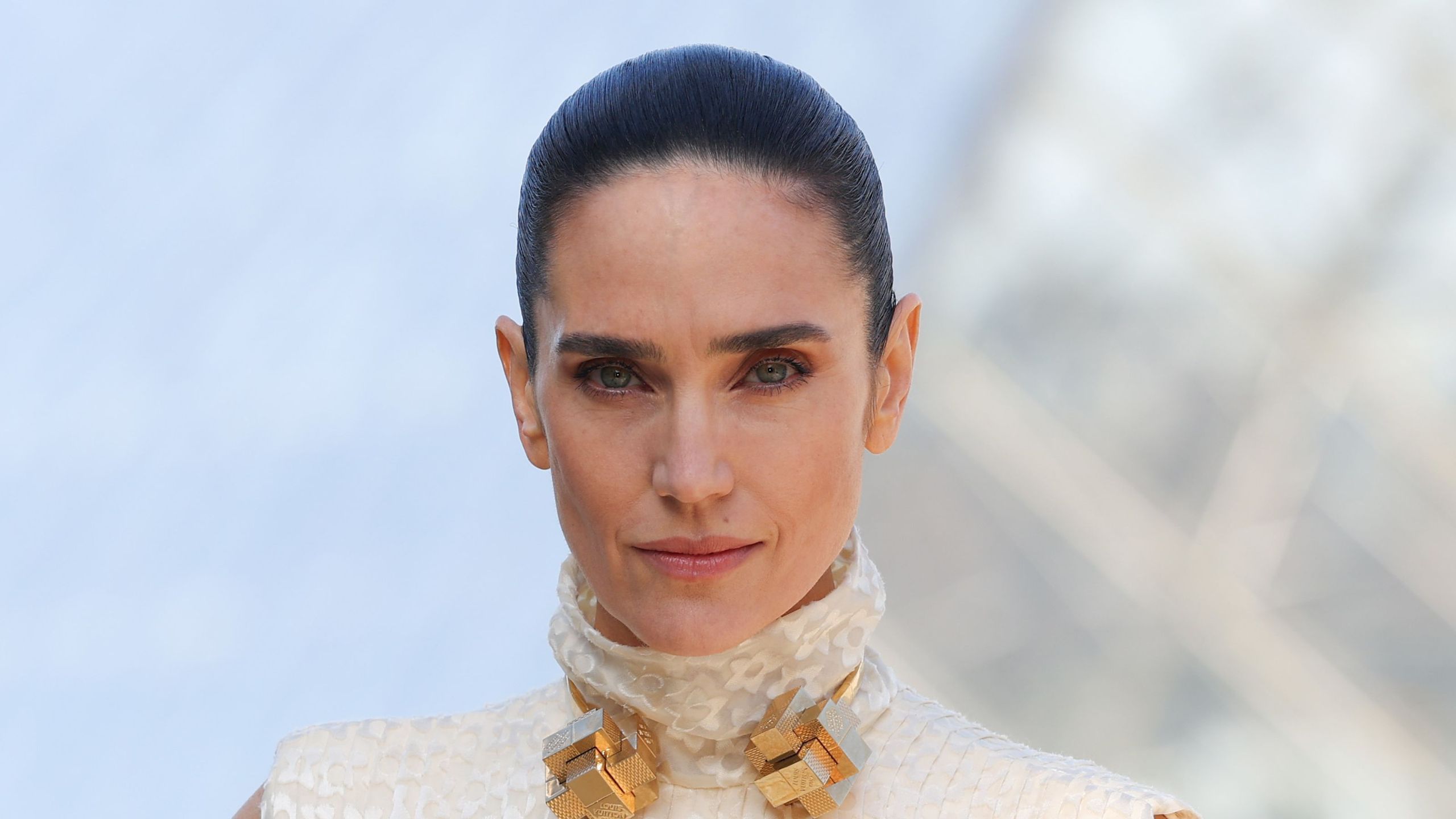 Jennifer Connellys „Old Money“-Wohnzimmer ist eine Lektion in warmer, neutraler Eleganz – es ist der neue ruhige Luxus