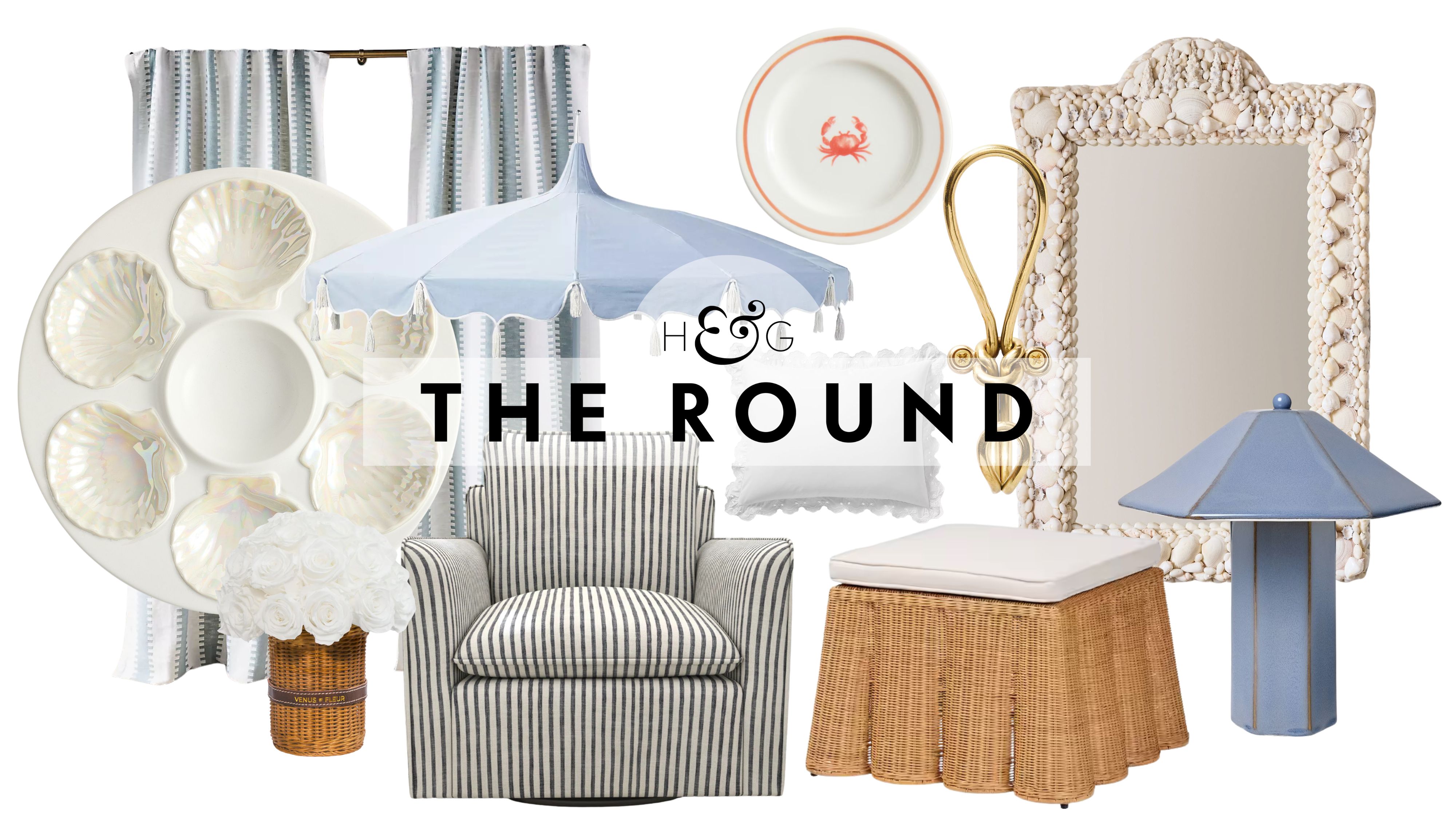 Von den Hamptons inspiriertes Dekor, darunter ein Austernteller mit Muschelmotiv, ein Drehsessel, ein Blumenstrauß aus Korbgeflecht, ein Regenschirm mit Quasten, ein Ottomane mit Wellenschliff, ein Muschelspiegel, ein nautischer Haken und eine Tischlampe aus Keramik