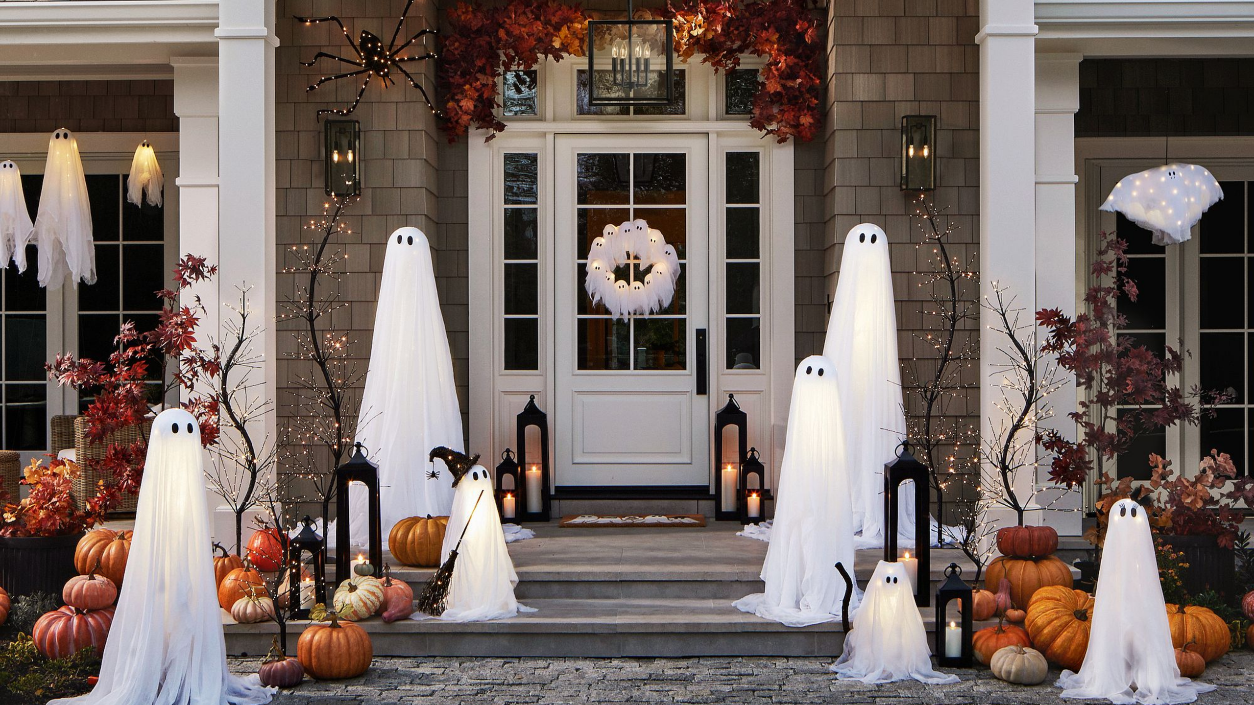 a porch decorated for halloween