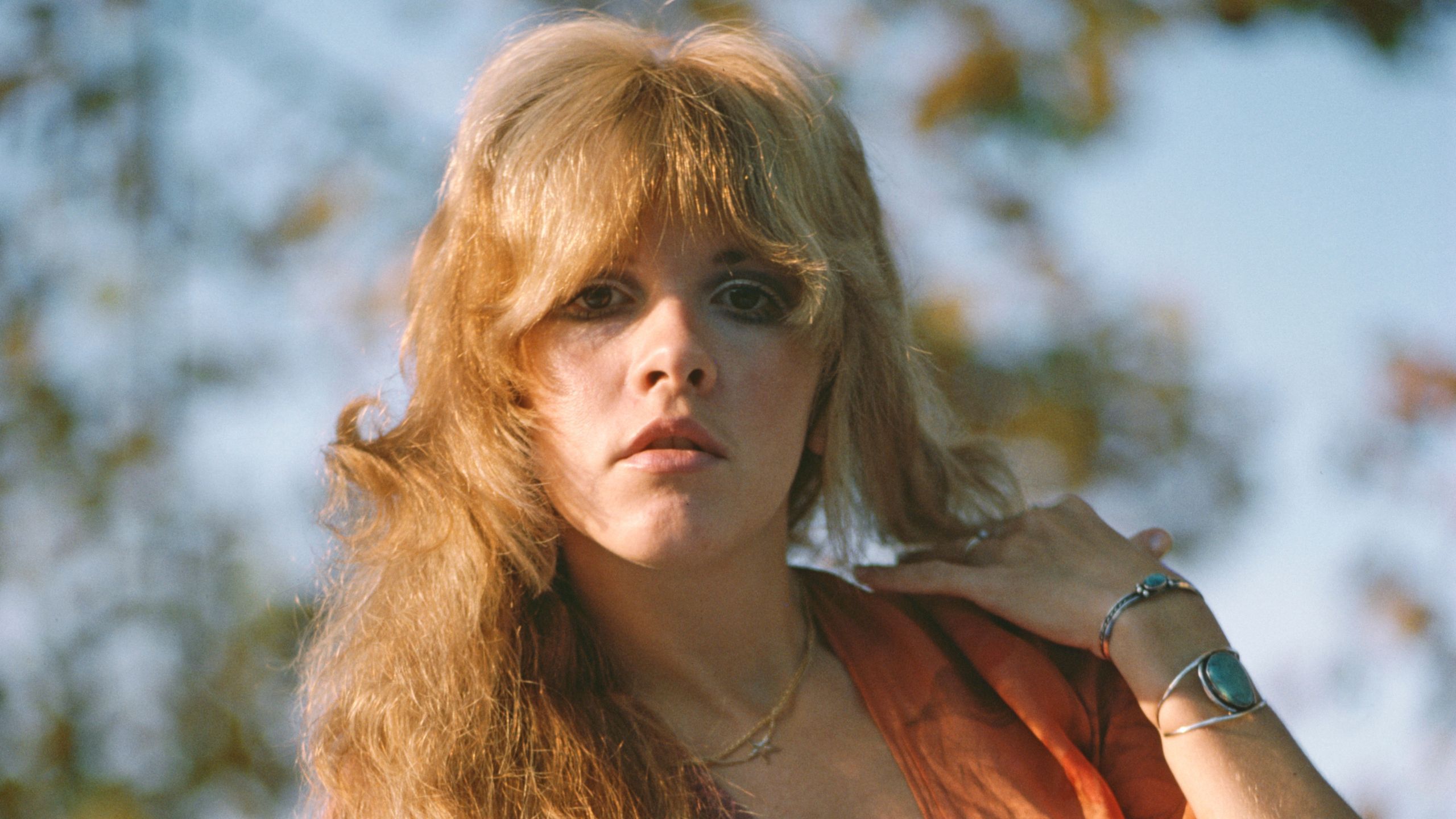 Stevie Nicks‘ ehemaliges Haus in LA präsentiert den Trick der gestuften Bepflanzung, mit dem intelligente Hausbesitzer ihren Garten aufwerten – er ist so elegant
