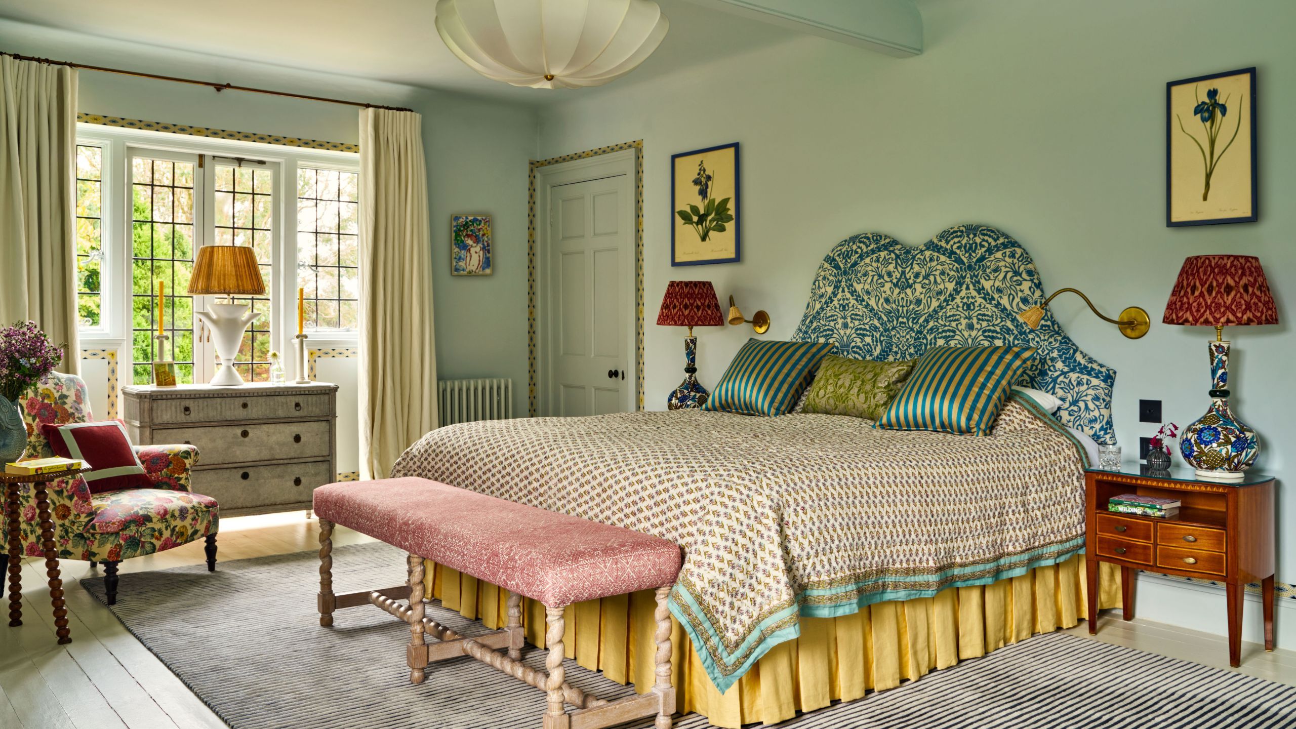 Warum das „Borrowed Light“ von Farrow & Ball das perfekte Hellblau für ein beruhigendes Zuhause ist – „Es fühlt sich eher vielschichtig als zu hübsch oder zu süß an“