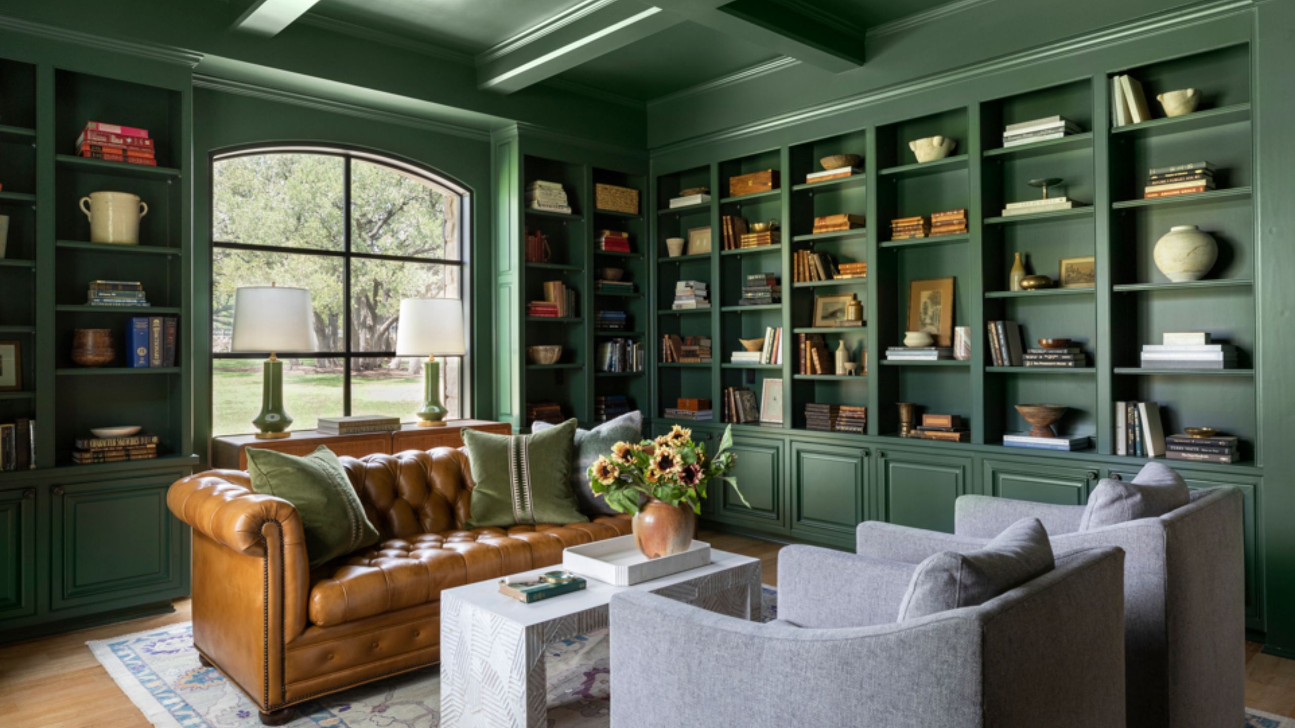 Designer haben Pantones nächste Farbe des Jahres vorhergesagt – und sie haben ein Auge auf diese 5 herausragenden Farbtöne geworfen