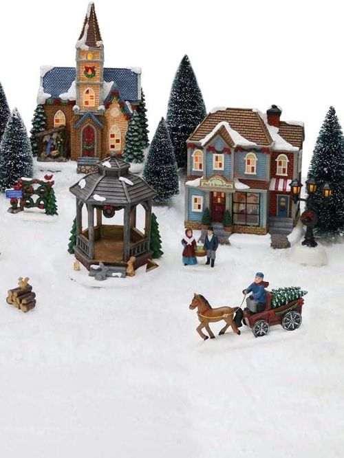 Momente in der Zeit: Christmas Holiday Collection 20-teiliges LED-Weihnachtsdorf-Set