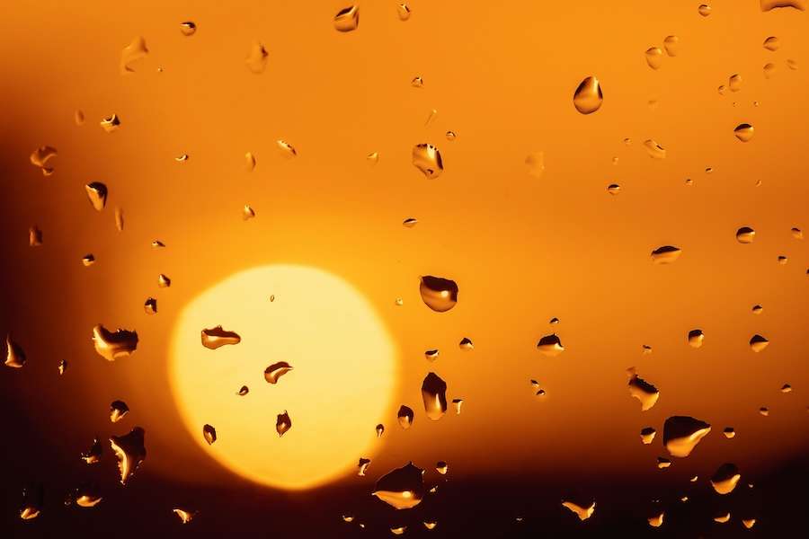 How can the same El Niño cause drought in one part of the world and floods in another?