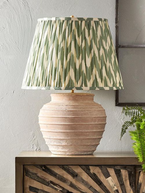 Größere Ambrose Tischlampe aus natürlichem Terrakotta